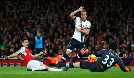 场的前锋完 场的前锋完